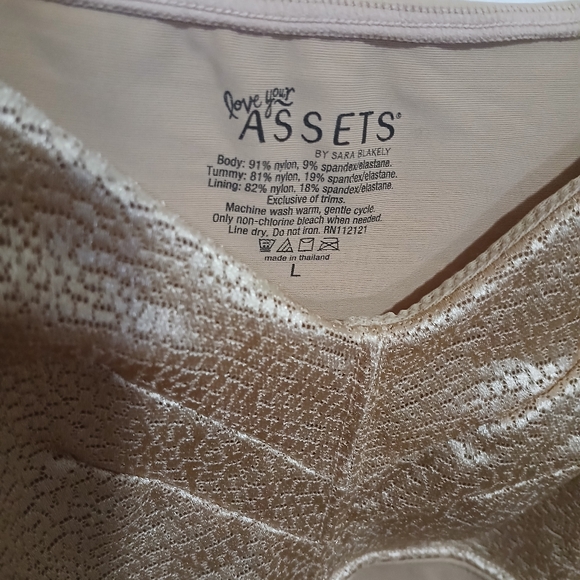 Love Your Assets Camisole - Picture 3 of 8